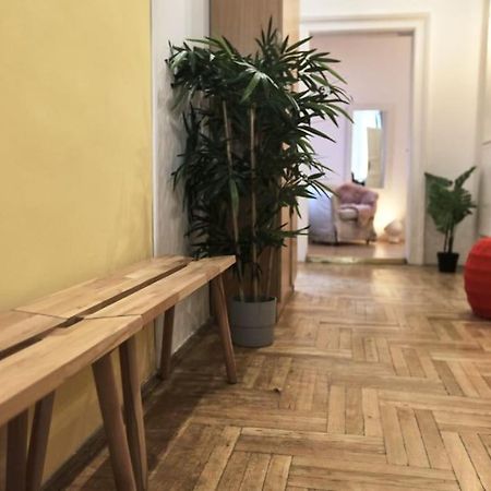 Unwind In Style W Sauna Dsgn 2Br Home Budapest Exterior photo