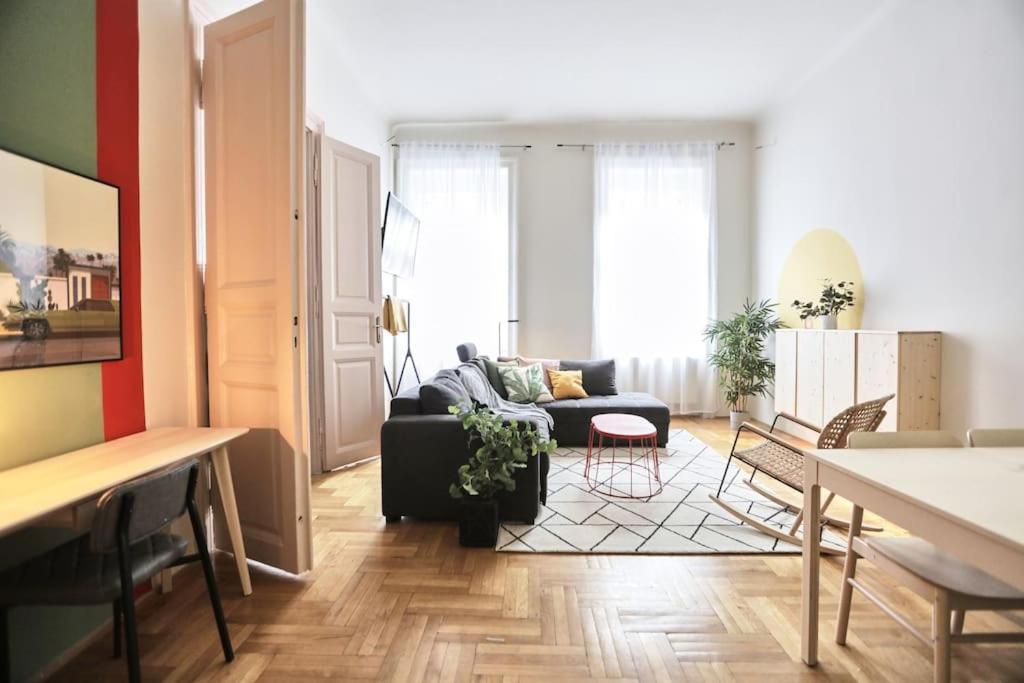 Unwind In Style W Sauna Dsgn 2Br Home Budapest Exterior photo