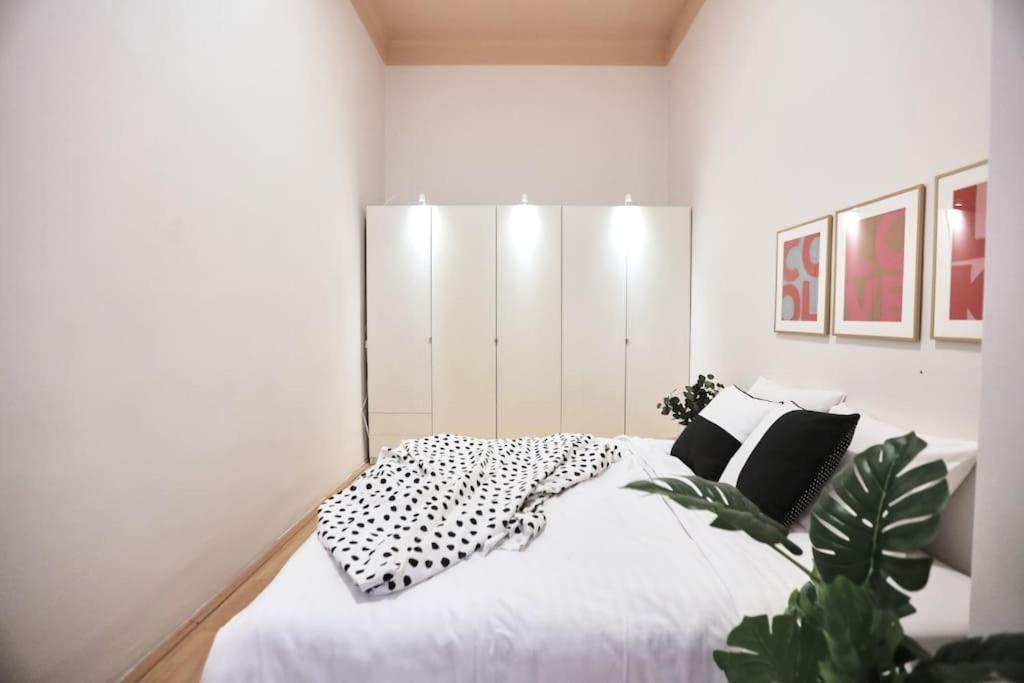 Unwind In Style W Sauna Dsgn 2Br Home Budapest Exterior photo
